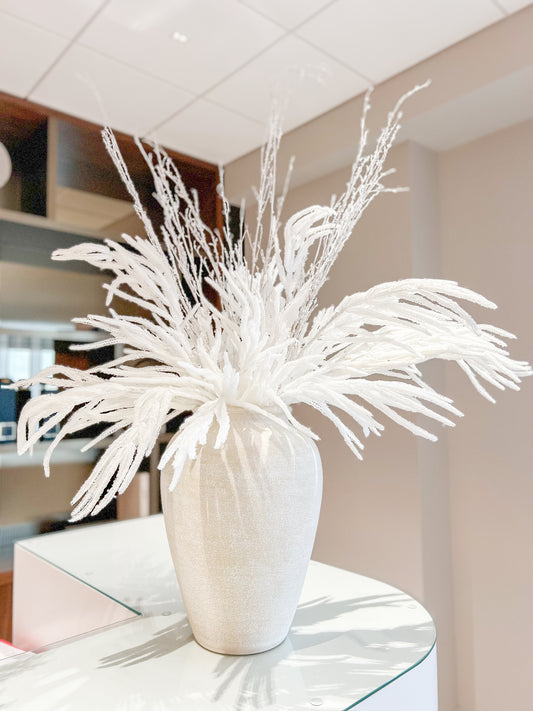 Elegant White Feather Centrepiece