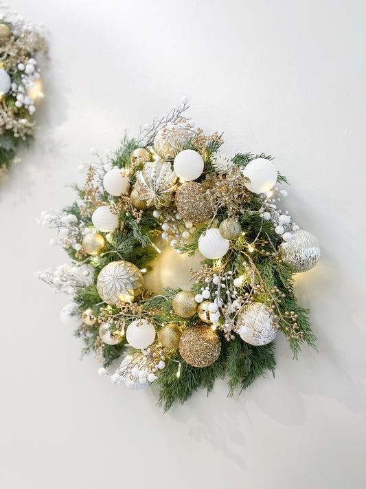 Chic White & Gold Wreath