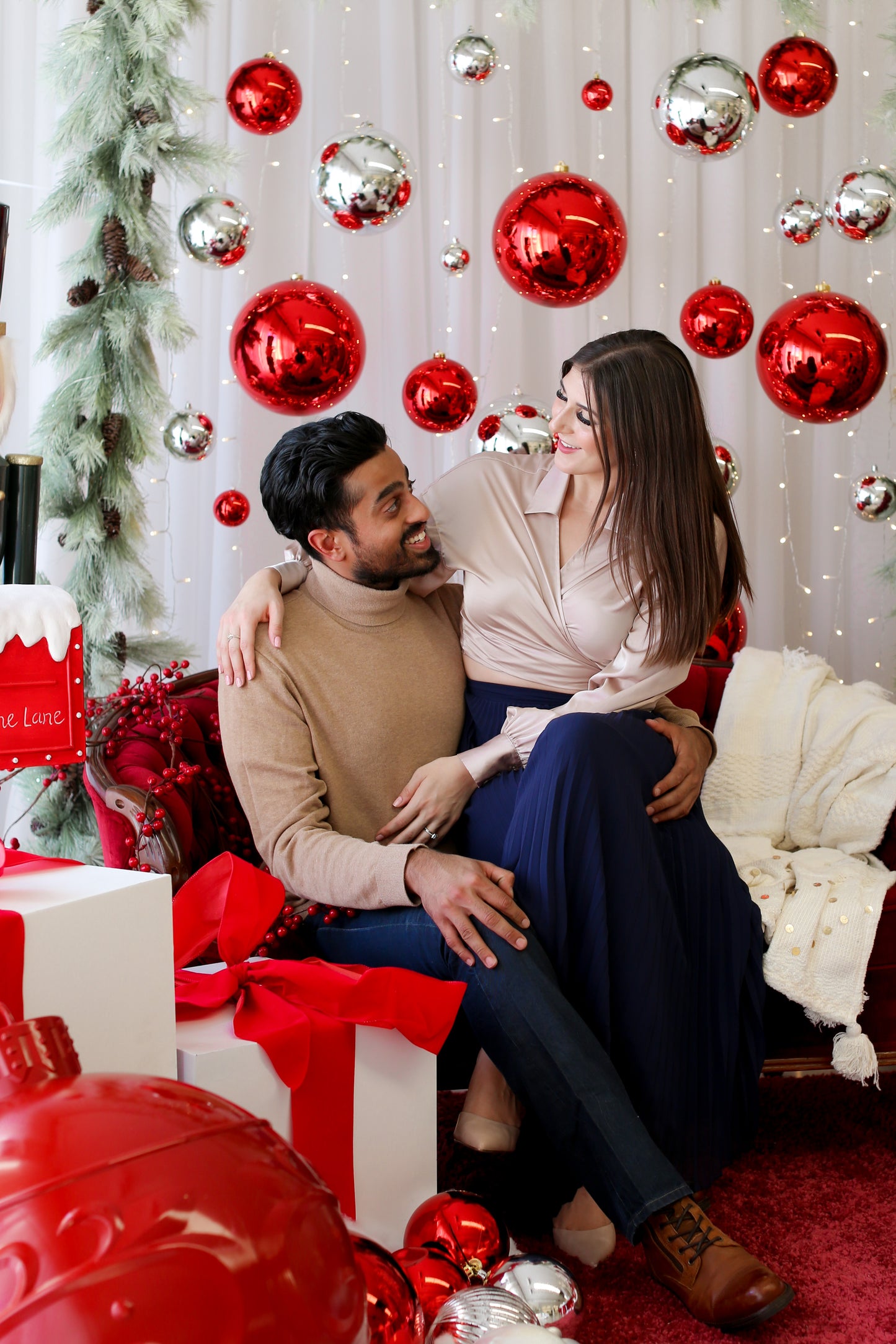 Merry and Bright Arch & Backdrop Set